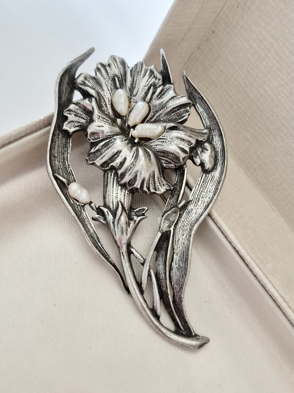 Vintage Large JJ Silver-tone Seed Pearl Floral Brooch